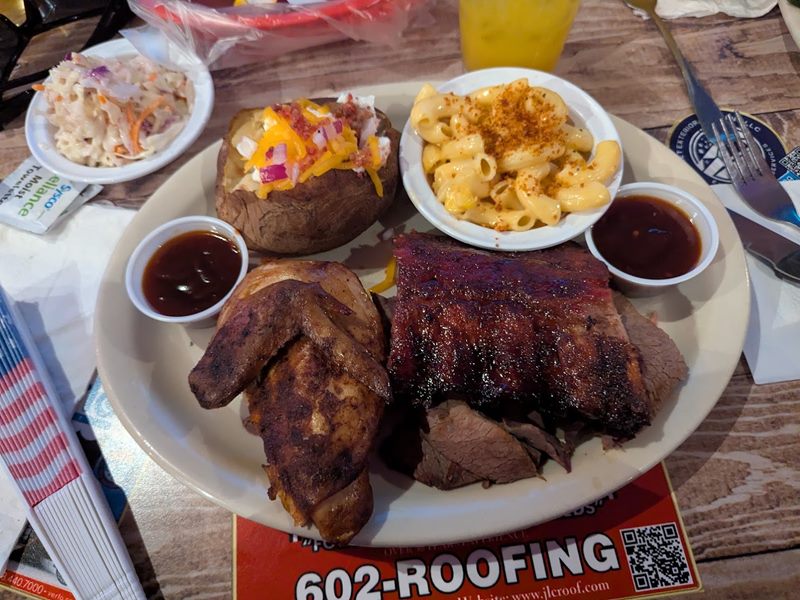 Dillon's KC BBQ at Wildlife World Zoo food